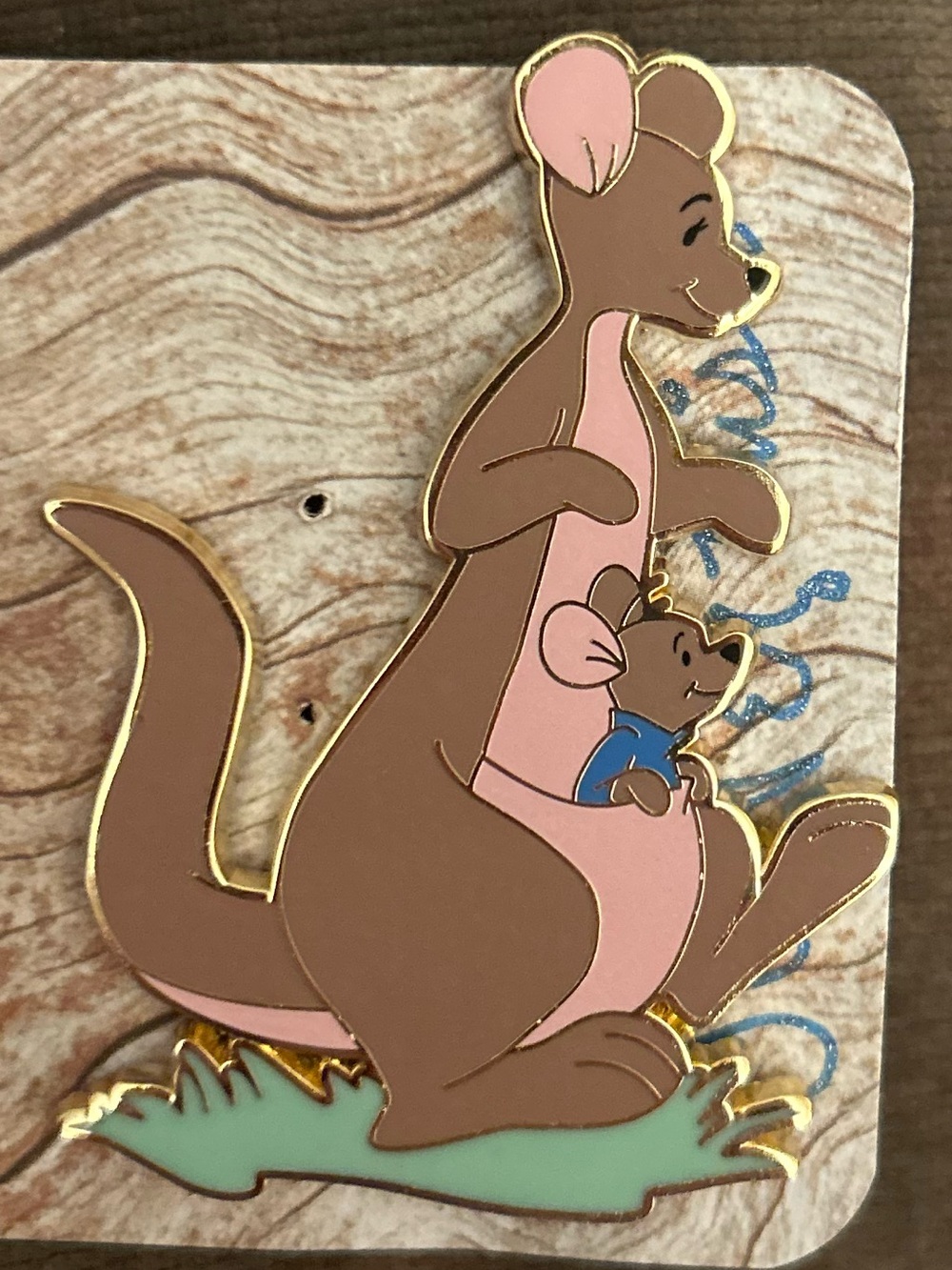 Palm pink à la mode Disney Winnie the Pooh kanga and Roo pin